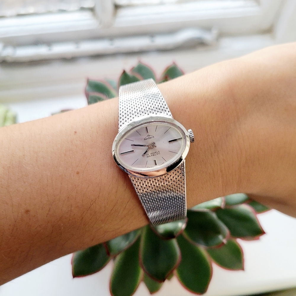 Swiss Mondaine 17 Jewels Silver Watch - Picture 7 of 13